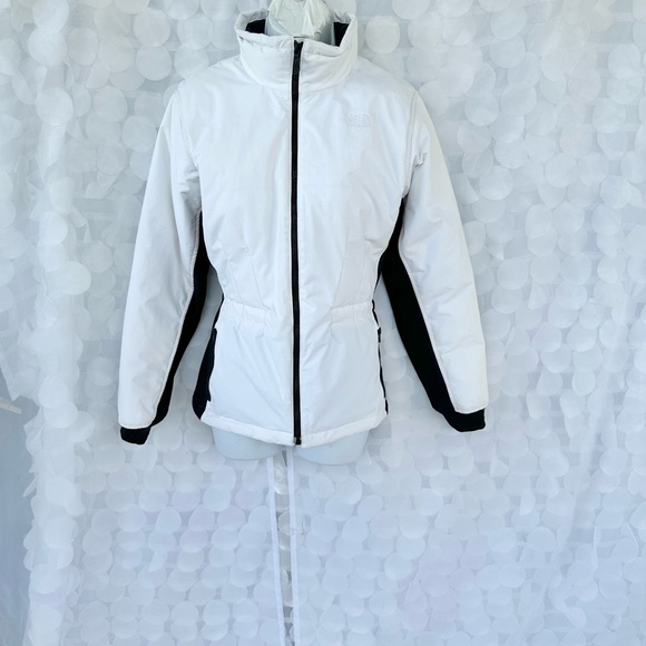 The North Face Women's White and Black Ski Jacket - Picture 1 of 12